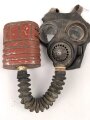 Großbritannien WWII, MK V Gasmask with filter. Uncleaned