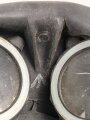 Großbritannien WWII, MK V Gasmask with filter. Uncleaned, dated 1942