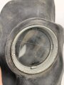 Großbritannien WWII, MK V Gasmask with filter. Uncleaned, dated 1942