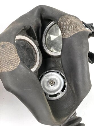 Großbritannien WWII, MK V Gasmask. Uncleaned, dated 1939