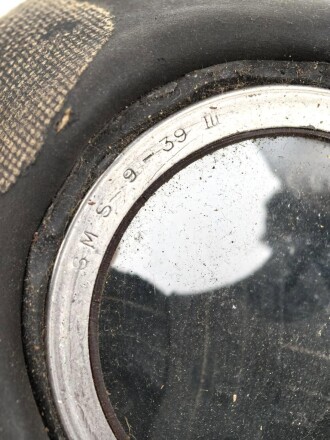 Großbritannien WWII, MK V Gasmask. Uncleaned, dated 1939