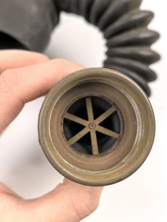 Großbritannien WWII, MK V Gasmask. Uncleaned, dated 1939