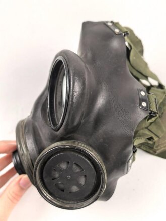 Großbritannien , MK VI Gasmask. Uncleaned, dated 1961.