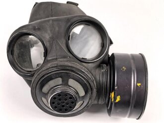 Großbritannien , MK VI Gasmask. Uncleaned, dated 1975, with filter