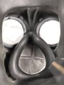 Großbritannien , MK VI Gasmask. Uncleaned, dated 1975, with filter