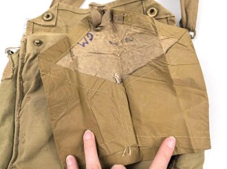 Großbritannien , Gasmaskentasche für " Gasmaske MK V" . getragenes Stück mit diversem Zubehör.