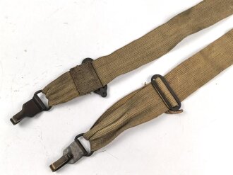 Großbritannien , Trageriemen zur Gasmaskentasche für " Gasmaske MK V" . getragenes Stück , datiert 1941