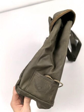 Großbritannien , "Haversack Respirator Anti Gas S6, MKII" dated 1973