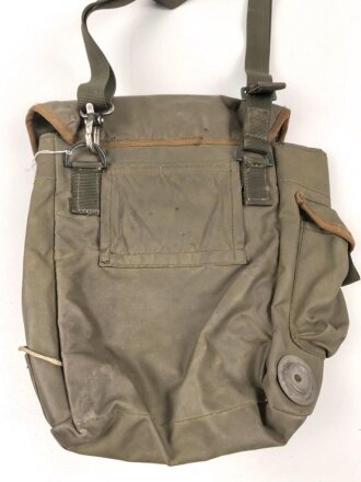 Großbritannien , "Haversack Respirator Anti Gas S6, MKII" dated 1973