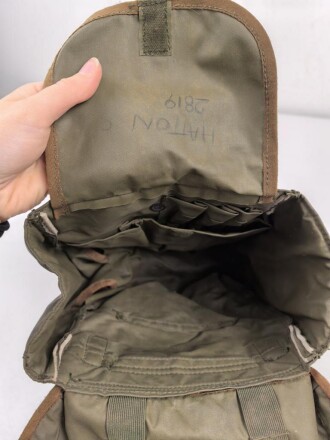 Großbritannien , "Haversack Respirator Anti Gas S6, MKII" dated 1973