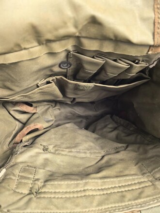 Großbritannien , "Haversack Respirator Anti Gas S6, MKII" dated 1973