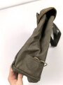 Großbritannien , "Haversack Respirator Anti Gas S6, MKII" dated 1973