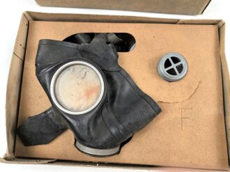 Volksgasmaske 40 für Luftschutz. Ungereinigt, in der originalen Umverpackung