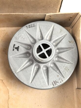 Volksgasmaske 40 für Luftschutz. Ungereinigt, in der originalen Umverpackung