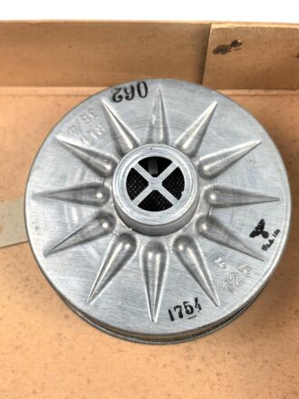 Volksgasmaske 40 für Luftschutz. Ungereinigt, in der originalen Umverpackung