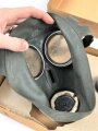 Volksgasmaske 40 für Luftschutz. Ungereinigt, in der originalen Umverpackung