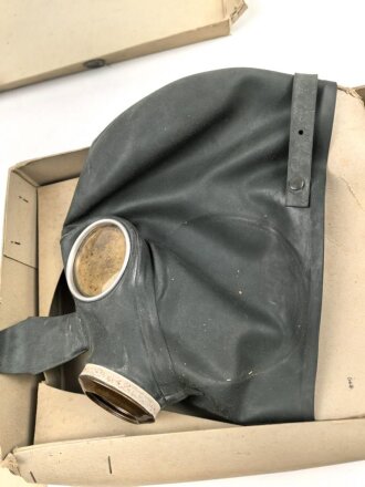 Volksgasmaske 37 für Luftschutz. Ungereinigt, in der originalen Umverpackung, diese defekt