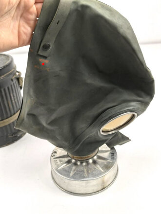 Volksgasmaske 37 in Bereitschaftsbüchse. Ungereinigt, Originallack