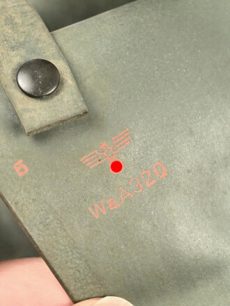 Volksgasmaske 37 in Bereitschaftsbüchse. Ungereinigt, Originallack