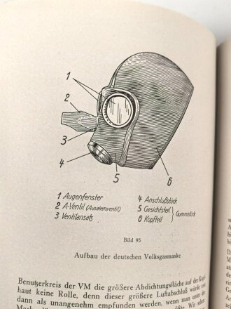 Dräger " Gasschutz in Industrie und Luftschutz, Staubschutz u.a"  Katalog mit 204 Seiten aus dem Jahr 1939-40