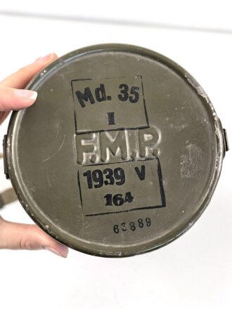 Rumänien, Bereitschaftsbüchse Gasmaske Modell 1935, Originallack, datiert 1939