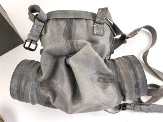 Ungarn ?, Pferdegasmaske KSPM in sehr gutem Zustand, mit Gasbrille in Umverpackung. Russisches Modell, so auch unter anderem in Polen im Einsatz.