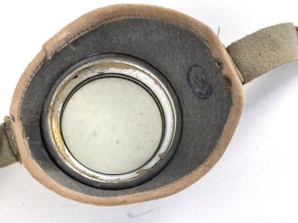 Ungarn ?, Pferdegasmaske KSPM in sehr gutem Zustand, mit Gasbrille in Umverpackung. Russisches Modell, so auch unter anderem in Polen im Einsatz.