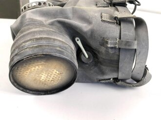 Ungarn ?, Pferdegasmaske KSPM in sehr gutem Zustand, mit Gasbrille in Umverpackung. Russisches Modell, so auch unter anderem in Polen im Einsatz.