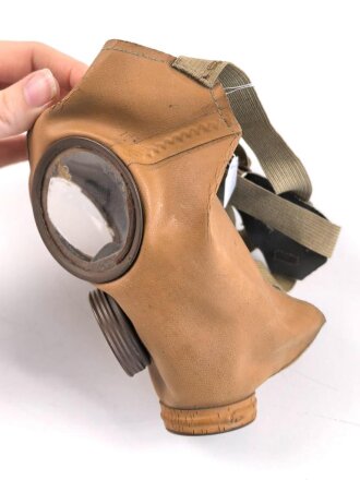 Gasmaske / Atemschutzmaske ohne Bezeichnung. Maskenkörper vollständig ausgehärtet