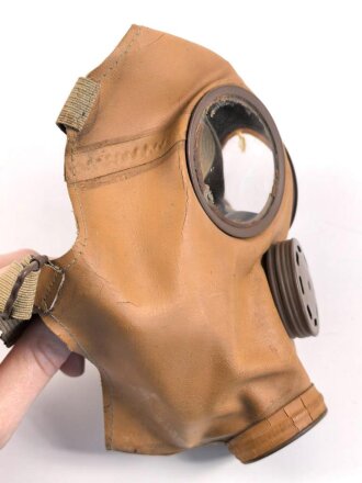 Gasmaske / Atemschutzmaske ohne Bezeichnung. Maskenkörper vollständig ausgehärtet