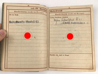 Wehrpaß Heer, eingestellt am 3.Oktober 1941 bei 1. Komp. Kraftfahr Ersatz Abteilung 5 Villingen.