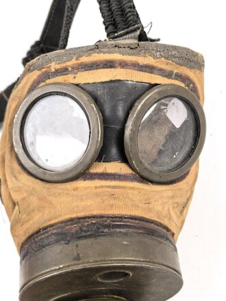 Polen, Gasmaske Modell 1924, W.W.S.P datiert 1930 . der Maskenkörper ausgehärtet, mit Filter