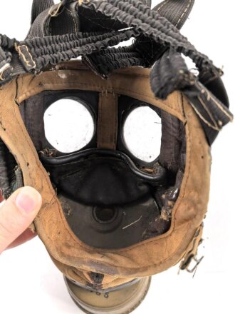 Polen, Gasmaske Modell 1924, W.W.S.P datiert 1930 . der Maskenkörper ausgehärtet, mit Filter