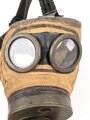 Polen, Gasmaske Modell 1924, W.W.S.P datiert 1930 . der Maskenkörper ausgehärtet, mit Filter