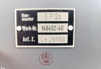 Luftwaffe, Peilempfänger EP.2a. Ln 26588, Gehäuse und Deckel aussen überlackiert. Optisch einwandfrei, Funktion nicht geprüft