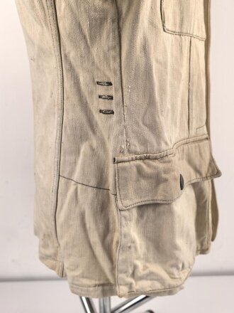 Heer, Feldbluse für Mannschaften Modell 1943. Kammerstück in heller Ausführung. Habe ich in 30 Jahrfen Tätigkeit noch nie gesehen. Ist nicht entfärbt, sondern so produziert. Getragenes Stück