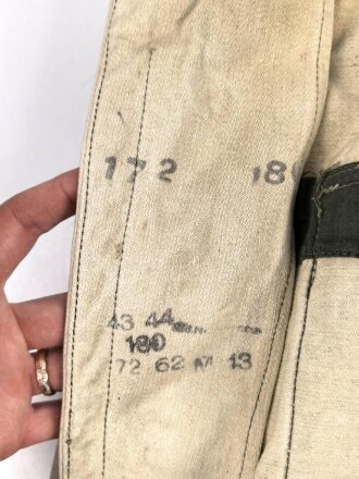 Heer, Feldbluse für Mannschaften Modell 1943. Kammerstück in heller Ausführung. Habe ich in 30 Jahrfen Tätigkeit noch nie gesehen. Ist nicht entfärbt, sondern so produziert. Getragenes Stück