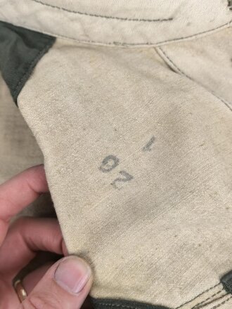 Heer, Feldbluse für Mannschaften Modell 1943. Kammerstück in heller Ausführung. Habe ich in 30 Jahrfen Tätigkeit noch nie gesehen. Ist nicht entfärbt, sondern so produziert. Getragenes Stück