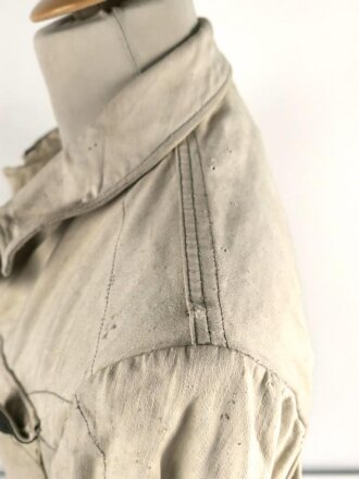 Heer, Feldbluse für Mannschaften Modell 1943. Kammerstück in heller Ausführung. Habe ich in 30 Jahrfen Tätigkeit noch nie gesehen. Ist nicht entfärbt, sondern so produziert. Getragenes Stück