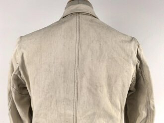 Heer, Feldbluse für Mannschaften Modell 1943. Kammerstück in heller Ausführung. Habe ich in 30 Jahrfen Tätigkeit noch nie gesehen. Ist nicht entfärbt, sondern so produziert. Getragenes Stück