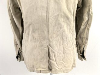 Heer, Feldbluse für Mannschaften Modell 1943. Kammerstück in heller Ausführung. Habe ich in 30 Jahrfen Tätigkeit noch nie gesehen. Ist nicht entfärbt, sondern so produziert. Getragenes Stück