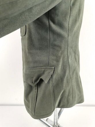 Heer, Feldbluse Modell 1936 für einen Offizier. Stark getragenes Eigentumstück ohne Effekten, ungereinigt