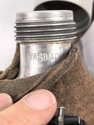 Feldflasche Wehrmacht, HWSD40 gestempelt auf Becher Riemen, Bezug und Flasche