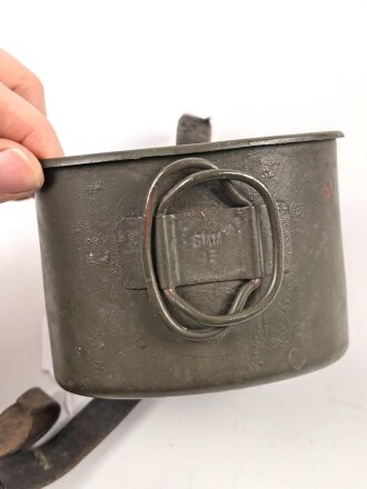 Feldflasche Wehrmacht, SMM43 auf Becher und Flasche gestempelt.