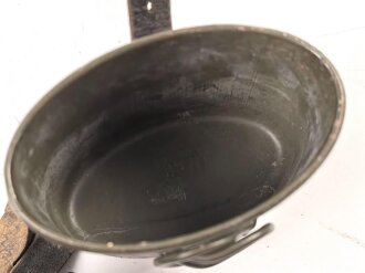 Feldflasche Wehrmacht, SMM43 auf Becher und Flasche gestempelt.