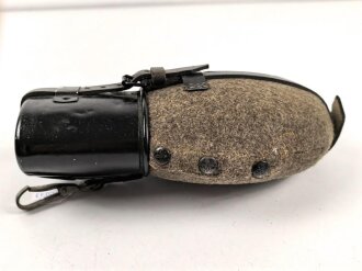 Feldflasche Wehrmacht, Hersteller MKL41, Becher neuzeitlich lackiert