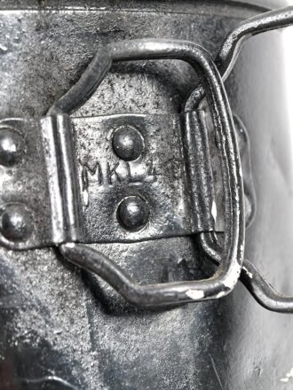 Feldflasche Wehrmacht, Hersteller MKL41, Becher neuzeitlich lackiert