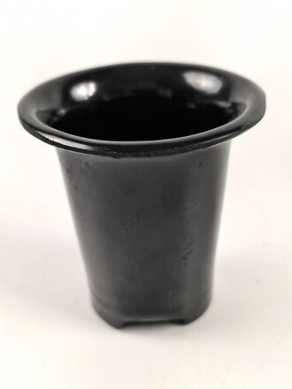 Becher für eine Feldflasche der Wehrmacht