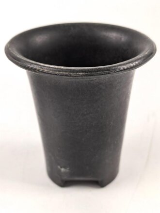 Becher für die Feldflasche der Wehrmacht, datiert 1943