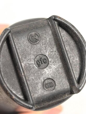 Becher für die Feldflasche der Wehrmacht, datiert 1943